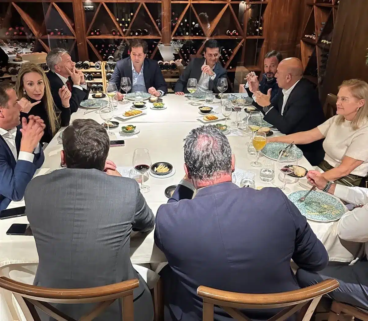 Reunion de inversores inmobiliarios - Real Estate Business School Rebs